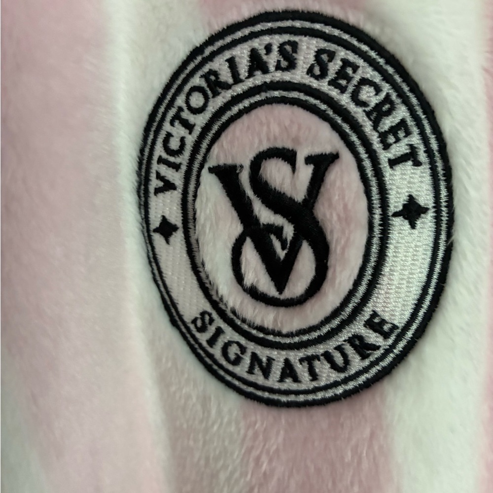 Victoria’s Secret Robe - Picture 2 of 2